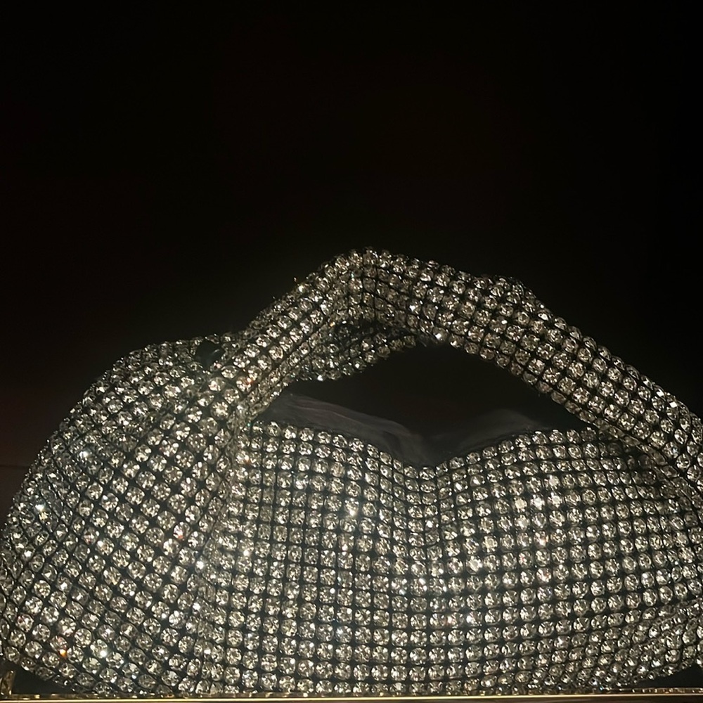 OUT OF STOCK!
Diva bling elegant bag